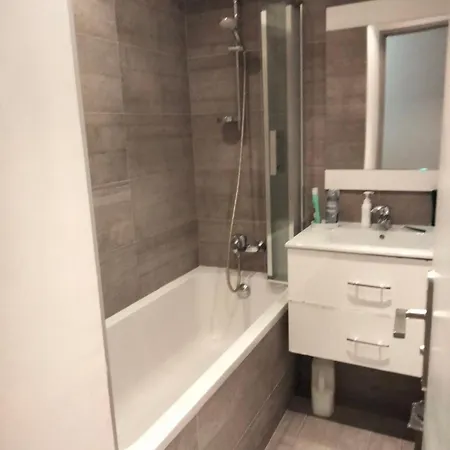 10mm A Pied Des Plages, Olympe Climatise Apartamento Antibes