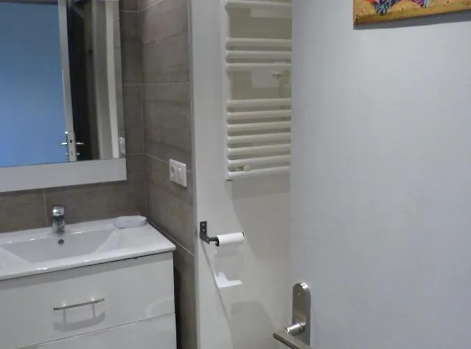 10mm A Pied Des Plages, Olympe Climatise