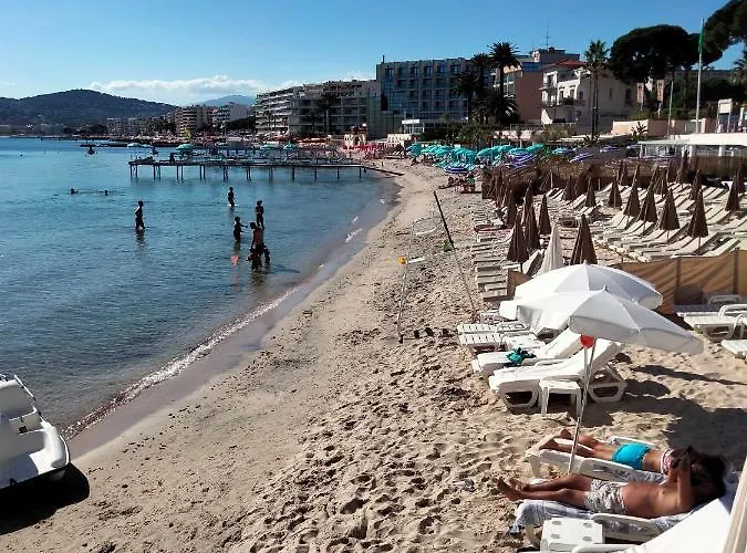 10mm A Pied Des Plages, Olympe Climatise Апартаменты