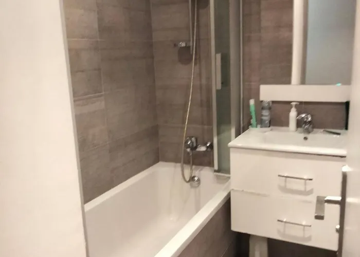 10mm A Pied Des Plages, Olympe Climatise Апартаменты Антиб